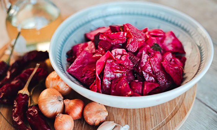 Квасим капусту по-грузински, с добавлением свеклы