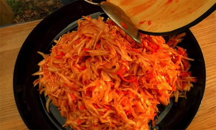 Морковь и кочан капусты: поразительный рецепт закуски по-корейски всего за 2 часа