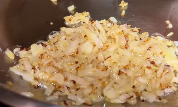 Потрясающий рецепт из баклажанов. Получатся как грибы на вкус, в сметанном соусе