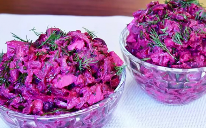 Гениальный салат из свеклы. 10 минут на подготовку и не надоедает очень долго