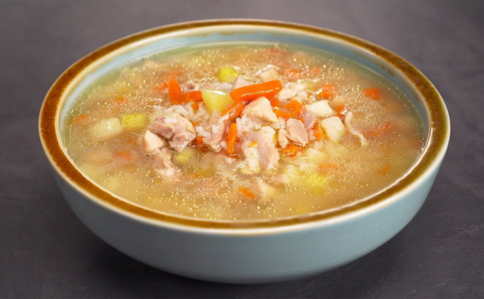 Моментальный куриный суп на крепком бульоне: добавки просят даже дети