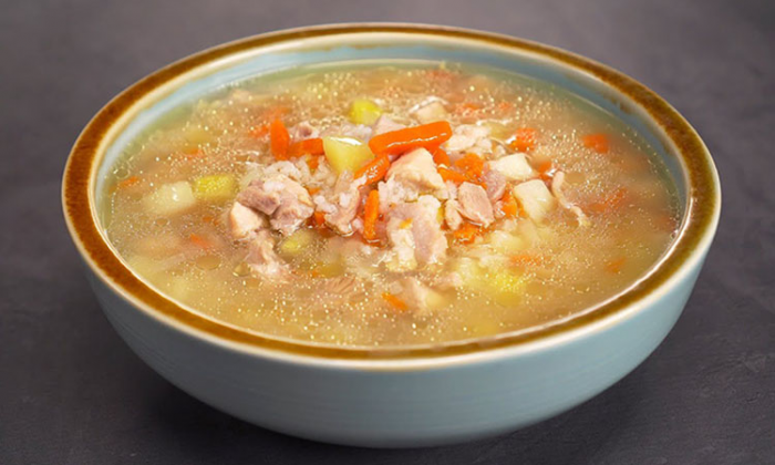 Моментальный куриный суп на крепком бульоне: добавки просят даже дети