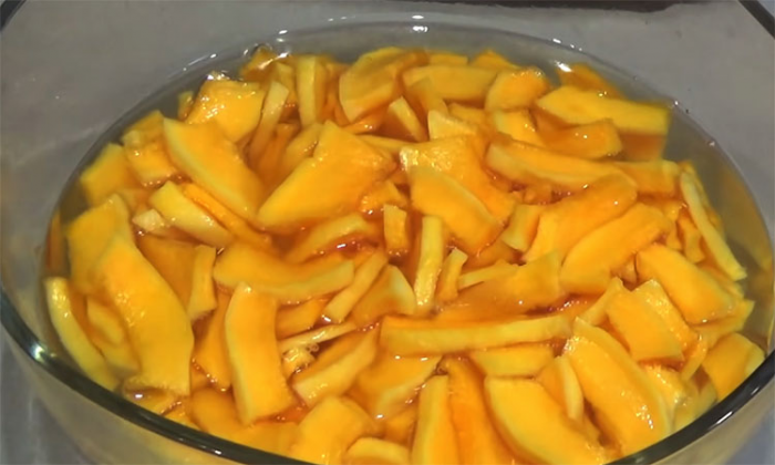 «Ледяные» цукаты из тыквы на зиму и закуской: вкуснее любых конфет и пастилы