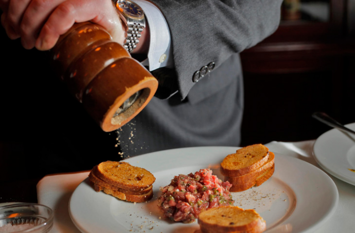 Тартар: кто придумал есть сырое мясо