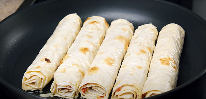 Сытная закуска из лаваша за 3 минуты. 3 рецепта