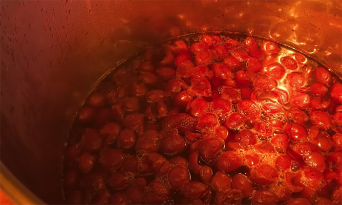 Домашний нектар из черешни. Ароматный и густой без соковыжималки