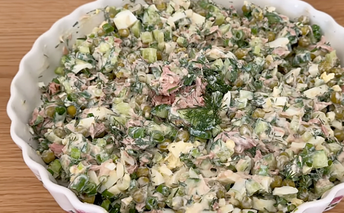 На замену надоевшему оливье. Готовим простой и вкусный салат с тунцом