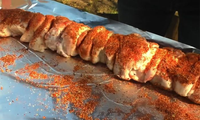 Жарим шашлык из сплошного сала: нежнее мяса и сам тает во рту