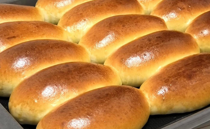 Нечерствеющее тесто для пышных пирожков. Делаем с летней начинкой