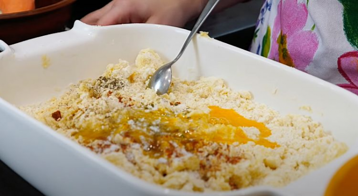 Пирог с куриными сердечками. Его можно подавать и как закуску, и как основное на стол