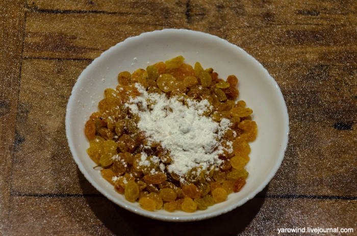 Краковский сырник с изюмом и песочной решёткой