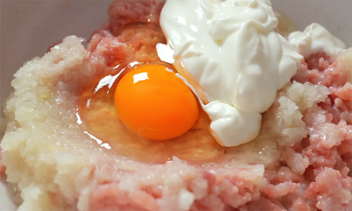 Гора котлет из 400 граммов курицы: нежнее и сочнее обычных, не нужен даже гарнир