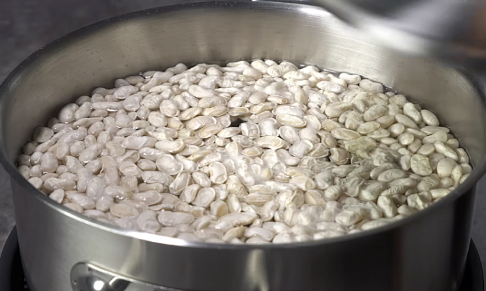 Рагу из фасоли со свининой на каждый день. Сытно и очена бюджетно