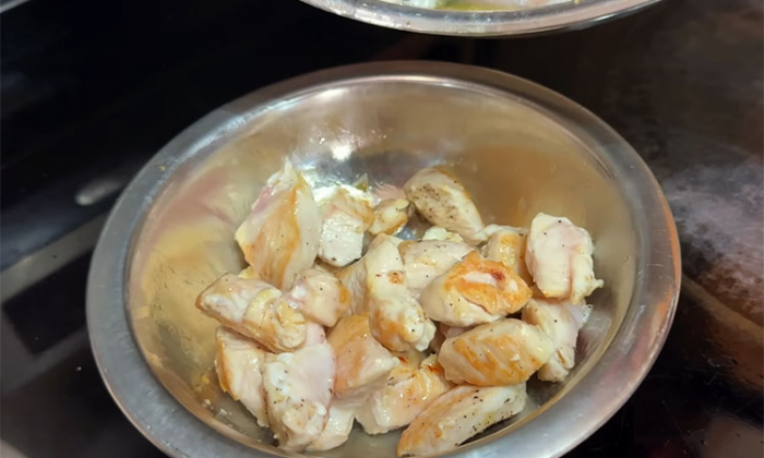 Моментальный куриный суп на крепком бульоне: добавки просят даже дети