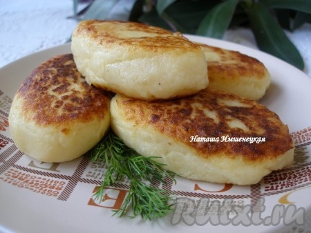 Котлеты из картофельного пюре с сыром на сковороде