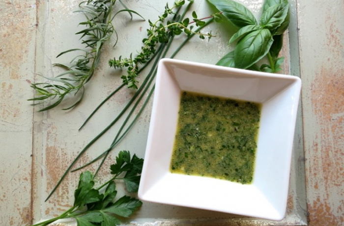 Используем остатки зелени: делаем заправки и масло