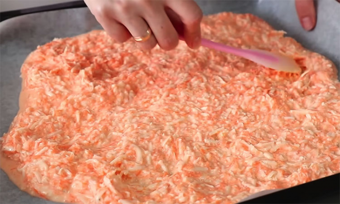 Мясной рулет на сырном тесте, без муки и жарки. Закуска со стола уходит первой