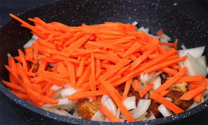 Простой рецепт узбекского плова для обычной кухни. Делаем с куриными бедрами