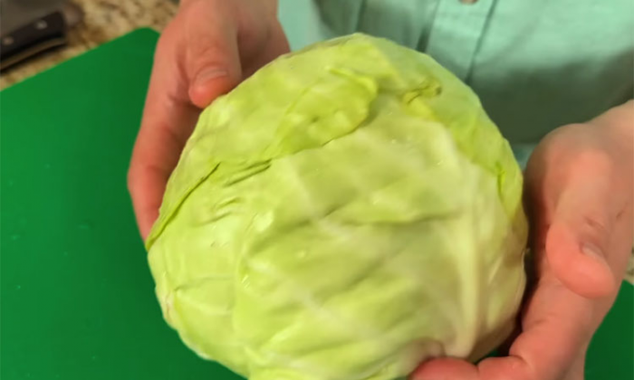 Самый вкусный салат из капусты с курицей: секрет в особой заправке