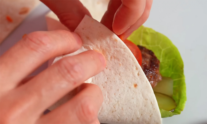 Мини-бургеры в лаваше: гениальная закуска на Новый год 2026