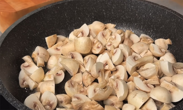 Таежный салат с грибами. Зимой каждый день на столе и не надоедает