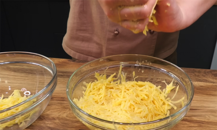 Праздничный салат «Гнездо Глухаря» с порционной подачей: гениальная находка на новогодний стол