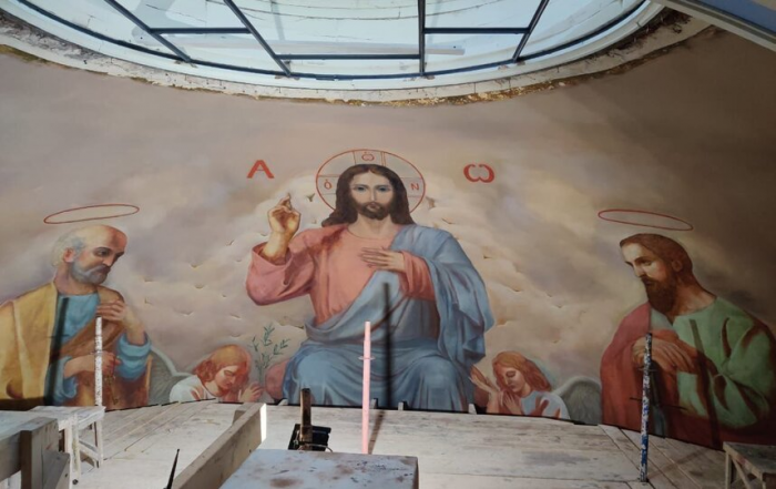 В Гатчине восстановили уникальные фрески XIX века в Павловском соборе