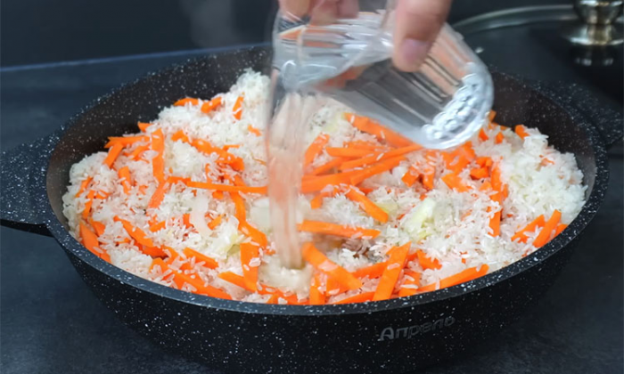 Простой рецепт узбекского плова для обычной кухни. Делаем с куриными бедрами