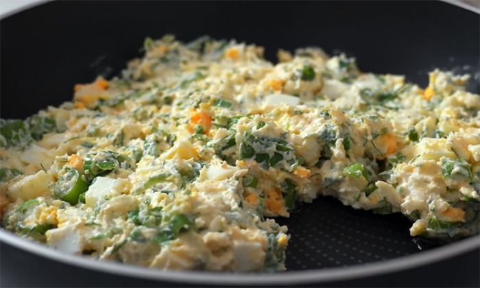 Полезный и питательный завтрак: сырники с зеленью и сыром