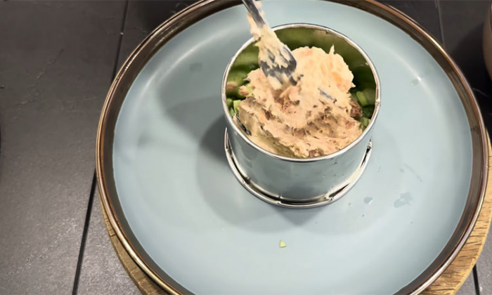 Смешайте банку тунца с рисом и забудете про роллы. На вид салат, но по вкусу суши