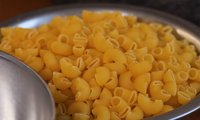 Делаем макароны по-флотски в 2 раза вкуснее. Просто ставим на курином бульоне