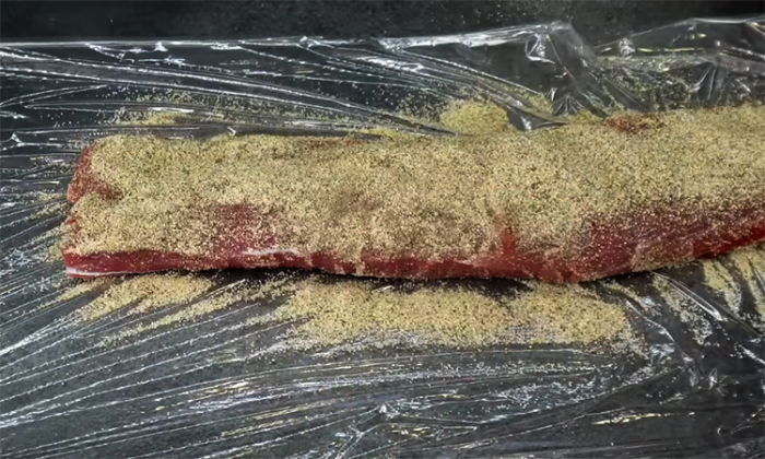 Домашняя ветчина-деликатес розовая от нежности: вместо колбасы и вкуснее, и дешевле