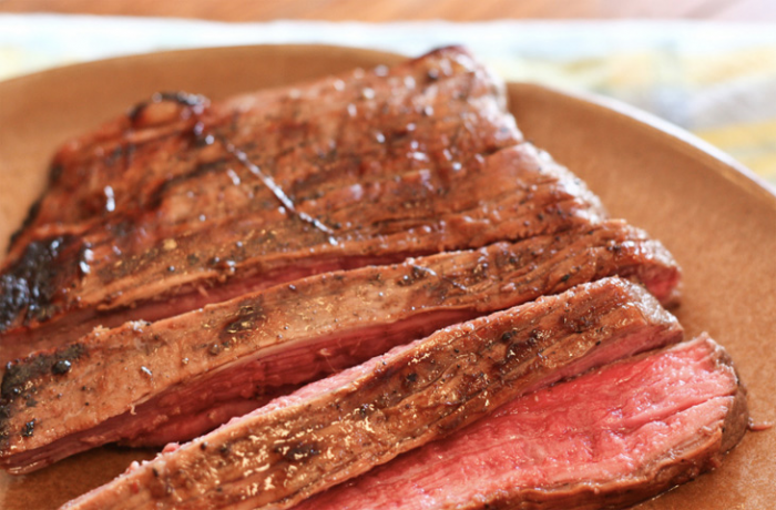 Как и в чем лучше мариновать стейк