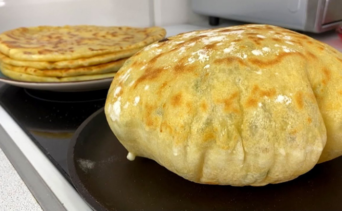 Вместо пирожков: вся семья будет просить добавки. Делаем хычины-подушки на сковороде