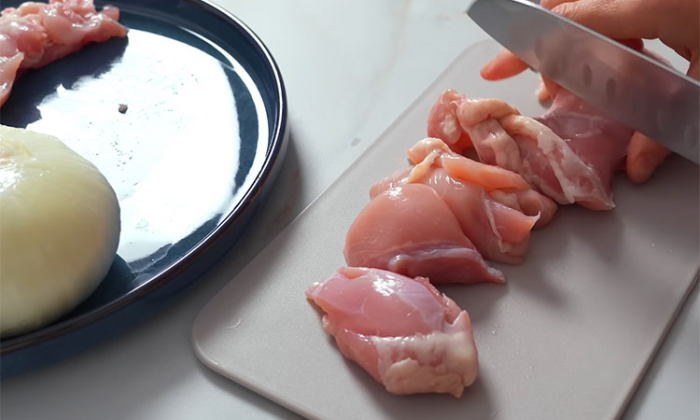 Гора котлет из 400 граммов курицы: нежнее и сочнее обычных, не нужен даже гарнир