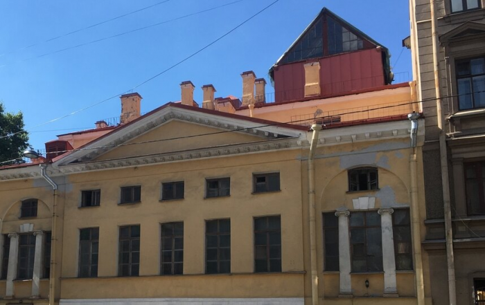 На Главном доме усадьбы Демидовых восстановили уникальный фонарь