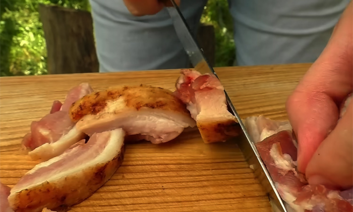 Как приготовить намазку из лука с салом с прослойкой мяса: гениальный рецепт