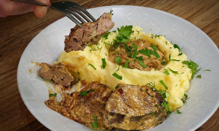 Жарим печенку отбивными. Даже те, кто печень не любят, просят двойную порцию