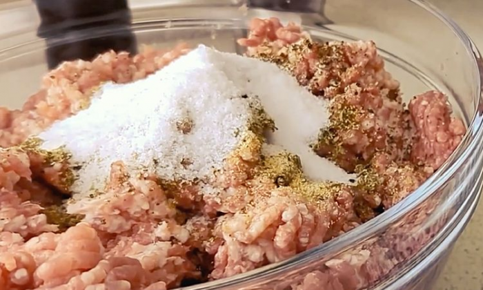 Мясной рулет в банке. Просто закладваем фарш и ставим в кастрюлю с водой