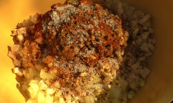 Почти краковская колбаса из простого лука: никто не верит, что в ней нет мяса