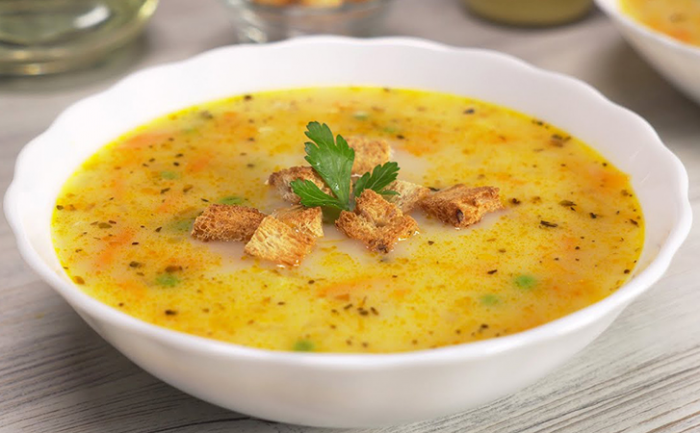 Согревающий сырный суп за 20 минут: выручит, когда совсем лень готовить