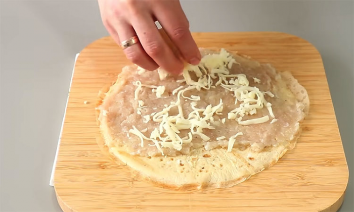 Замена котлетам и сосискам одновременно. Сочные мясные бризоли под сырной корочкой в духовке