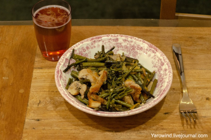 Папоротник со свининой